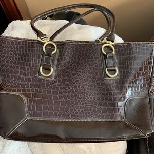 Brown Alligator Vinyl Large Tote (6 pieces)